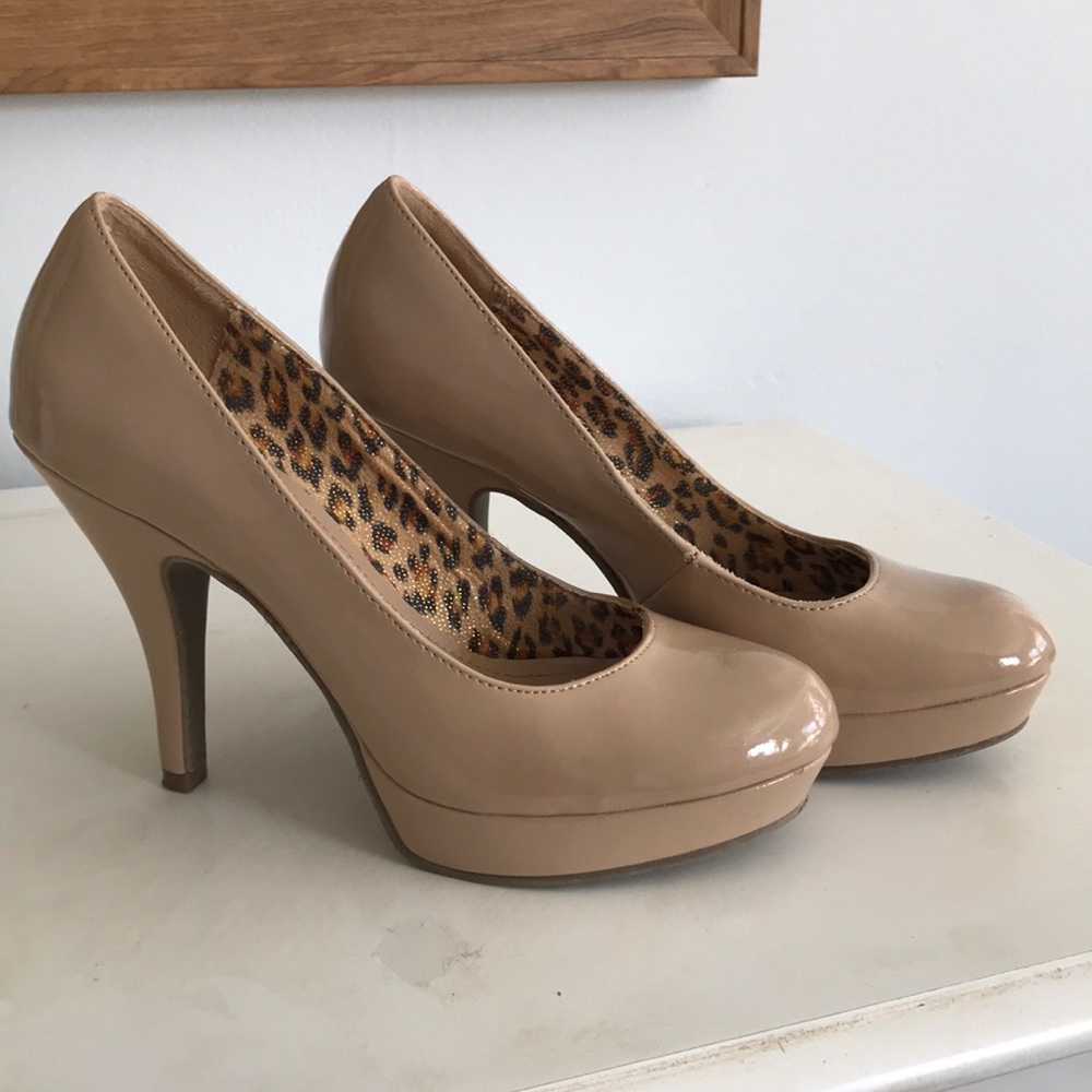 Rounded Toe High Heels - Size 7